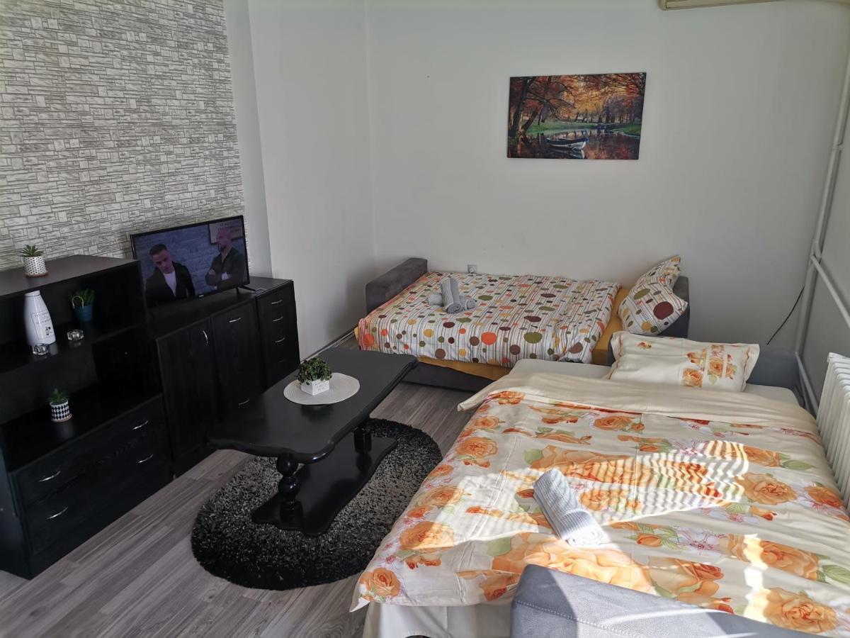 Calla 1 - Modern & Cozy Main Square Apartment In The City Shopping Center - Parking Slot With Parking Security 스코페 외부 사진